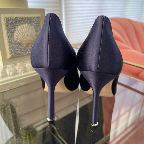 Manolo Blahnik Navy Satin Hingisi Size 38.5 - Picture 4 of 7